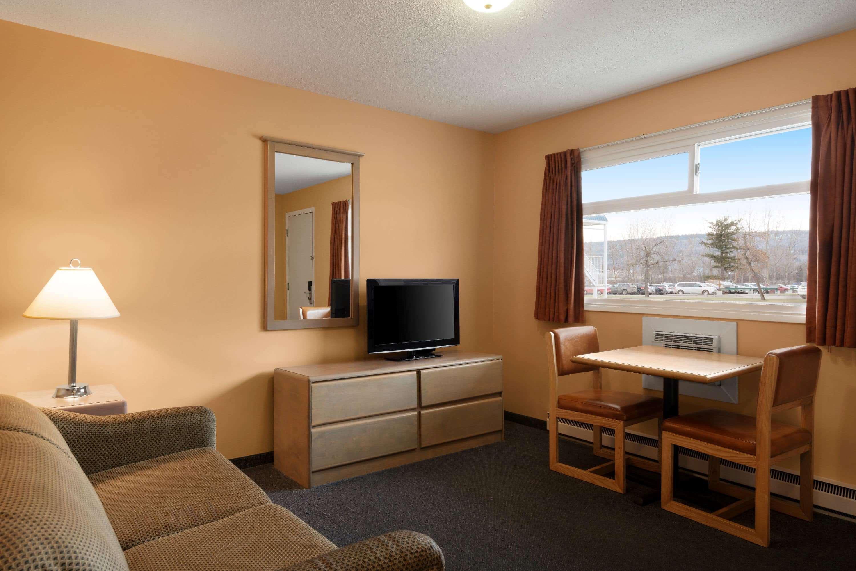 ทราเวลลอดจ์ เควสเนล บริติชโคลัมเบีย Hotel ภายนอก รูปภาพ