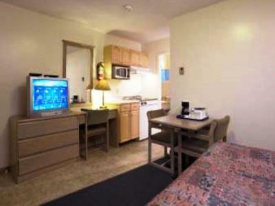 ทราเวลลอดจ์ เควสเนล บริติชโคลัมเบีย Hotel ห้อง รูปภาพ